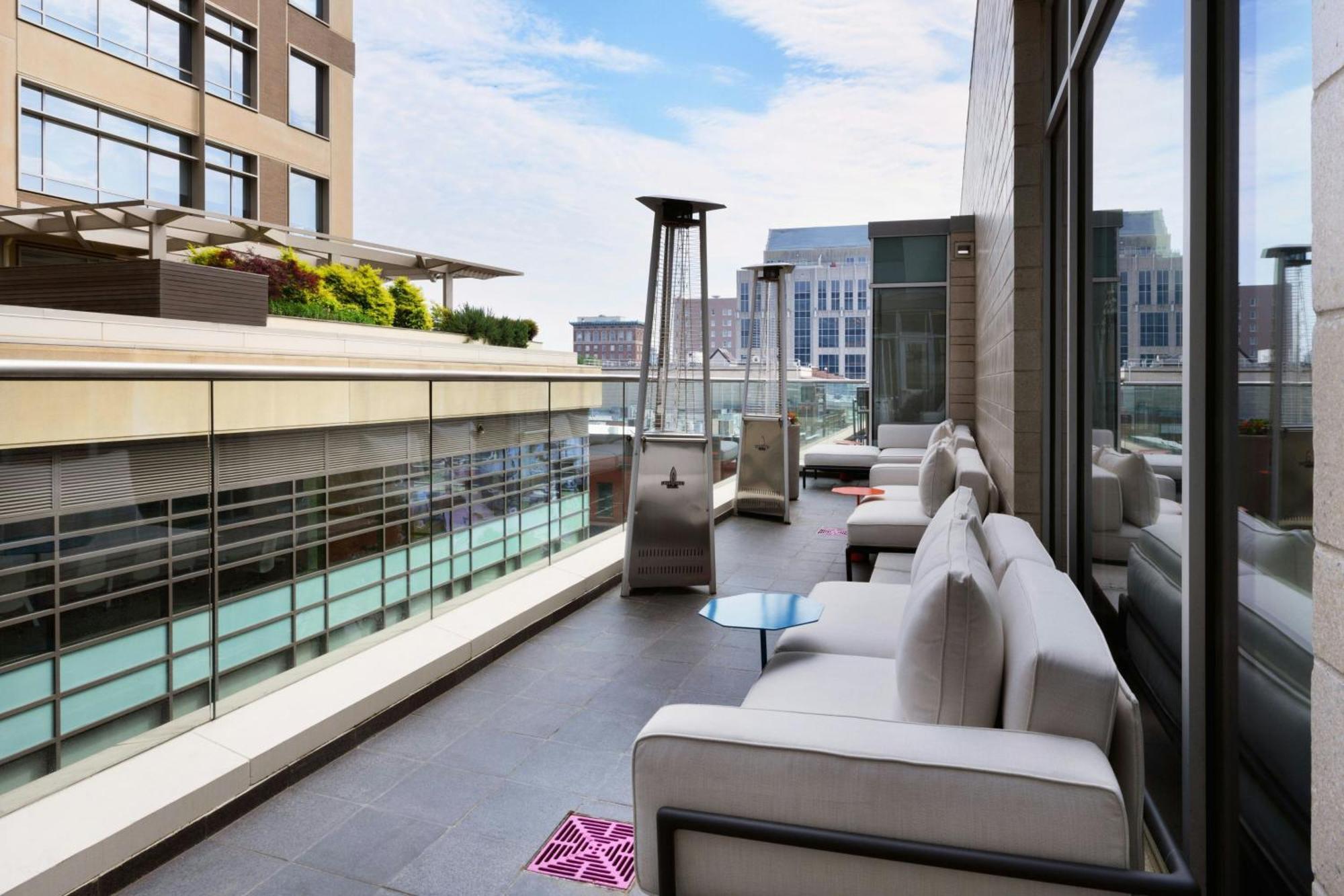Aloft Greenville Downtown Exterior photo
