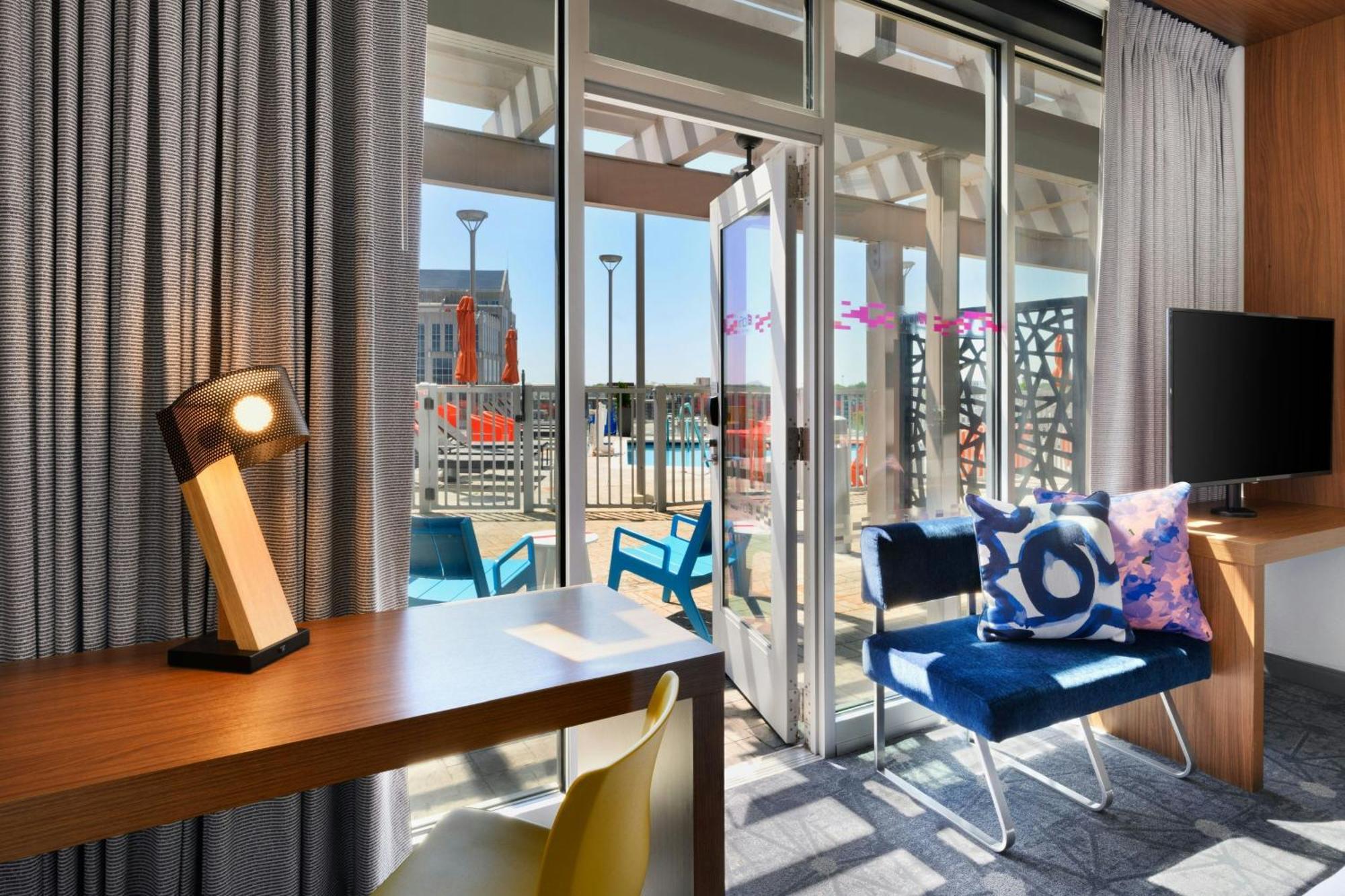 Aloft Greenville Downtown Exterior photo