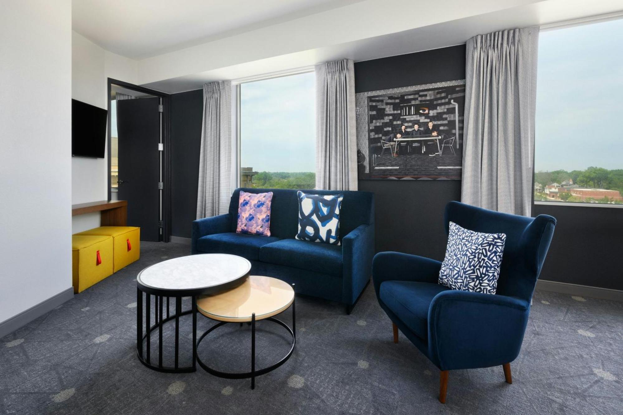 Aloft Greenville Downtown Exterior photo